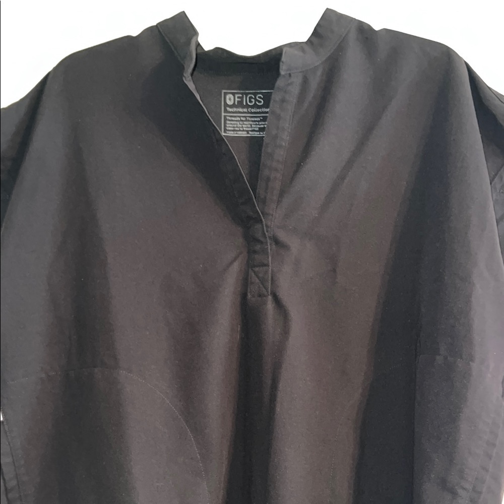 Women’s Figs Black Scrub Top Size Large